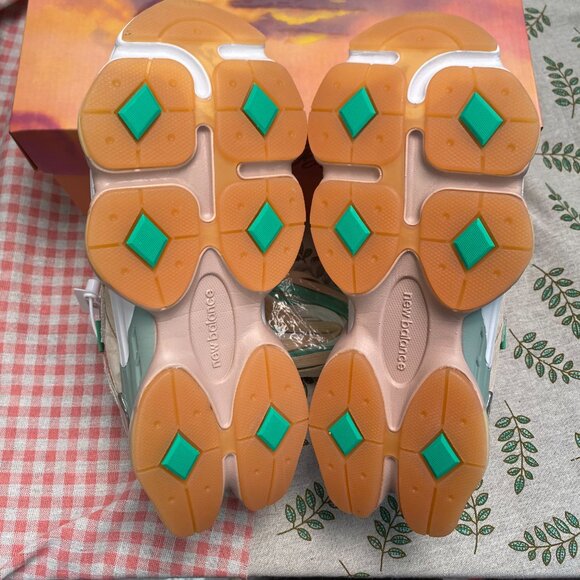 New Balance 9060 Red Cream - Picture 6 of 6